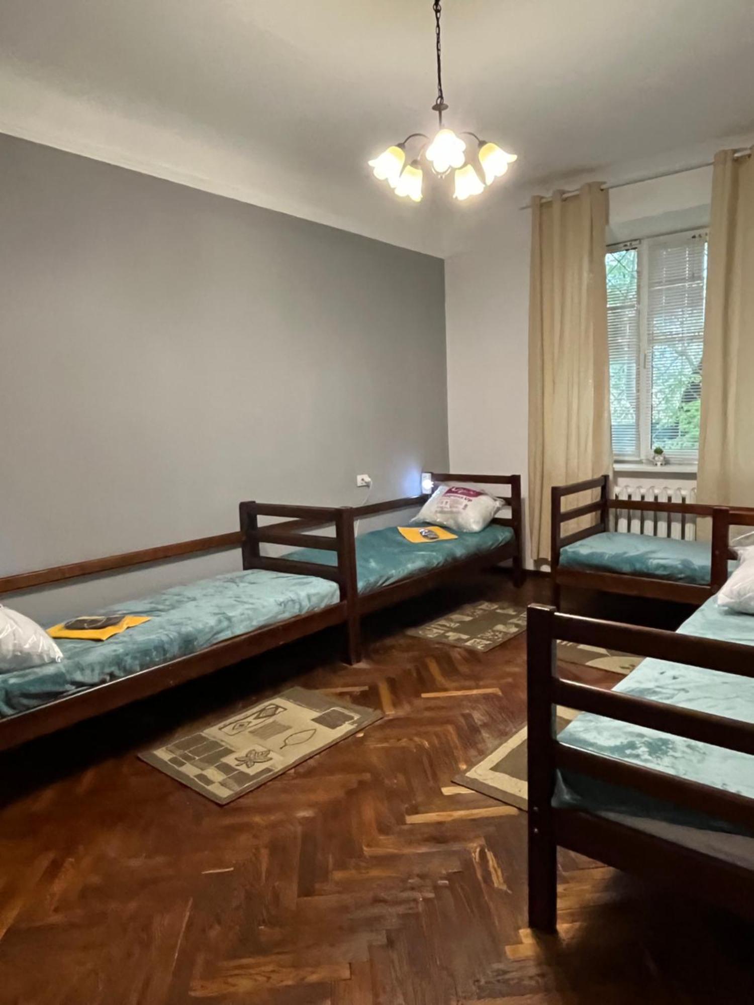 Ararat-Klovskaya Hostel-Apartments Kiev Exterior foto